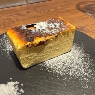 -消えるバスクチーズケーキ- 当店のデザー…