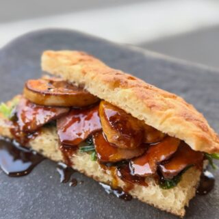 系列店のご案内 自家製の加水率99%高加水…